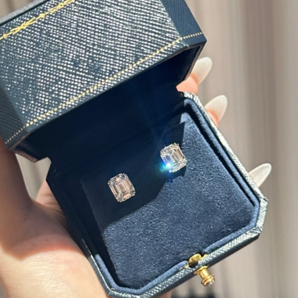 Diamond earrings emerald cut 4 carter - Picture 1 of 8